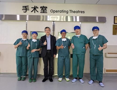 Baird Medical Presents Advanced MWA Technology to UCLA Expert During Visit to China